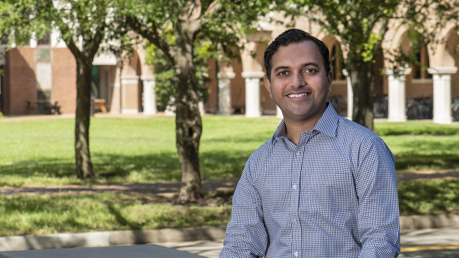Rice faculty member Vaibhav Unhelkar pictured on the Rice University campus