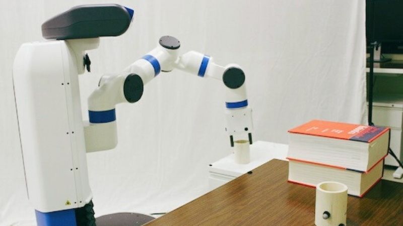 Humans in the loop help robots find their way
