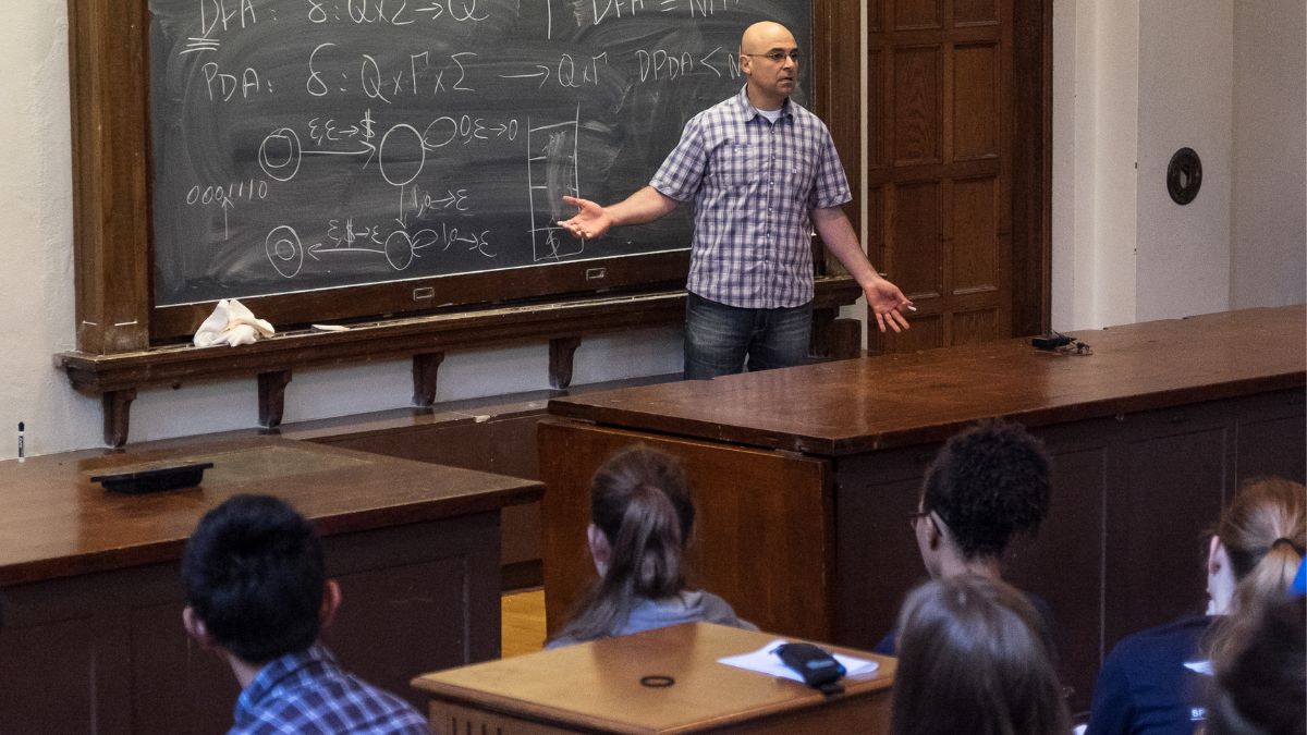 Professor Luay Nakhleh teaching Comp 182