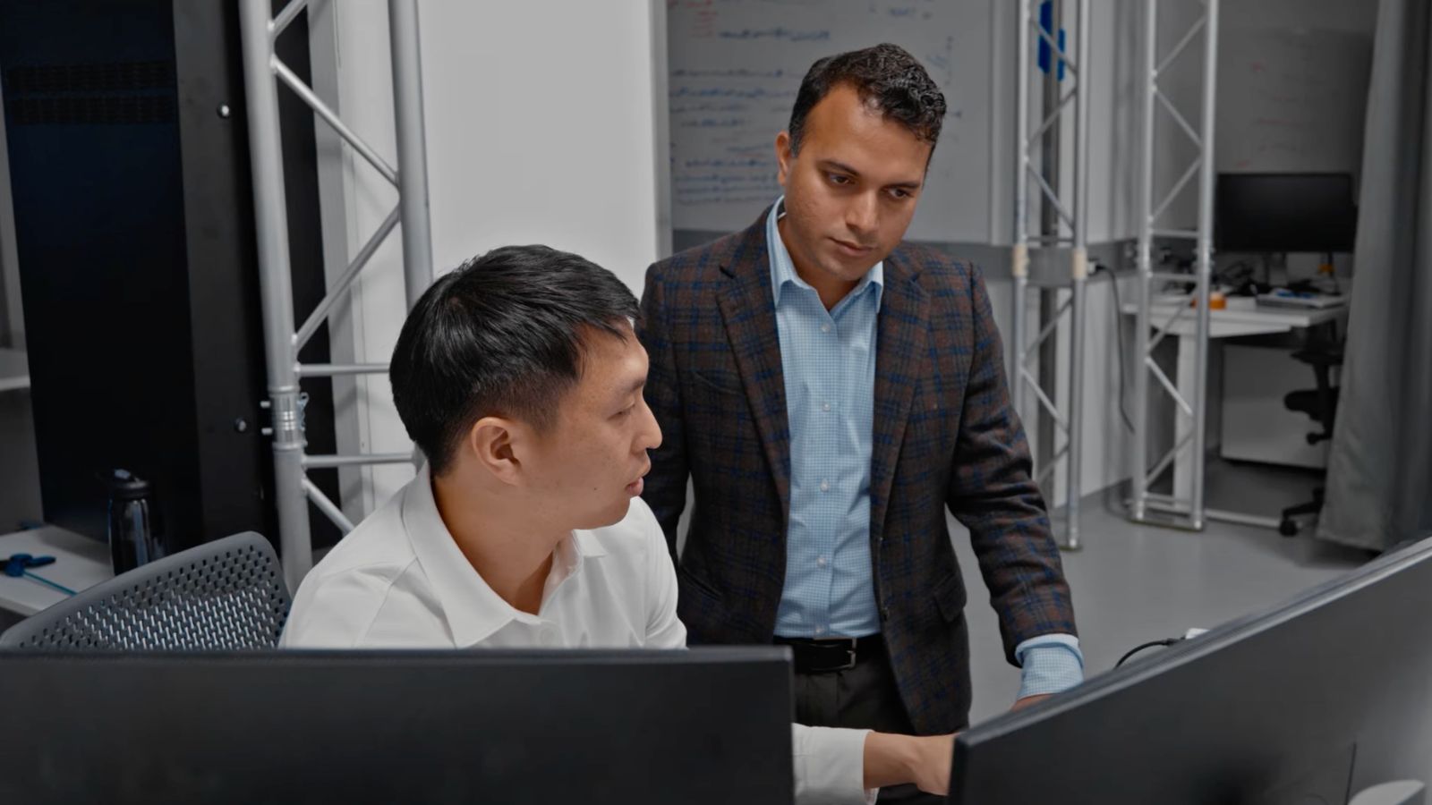 AI coach improves human teamwork